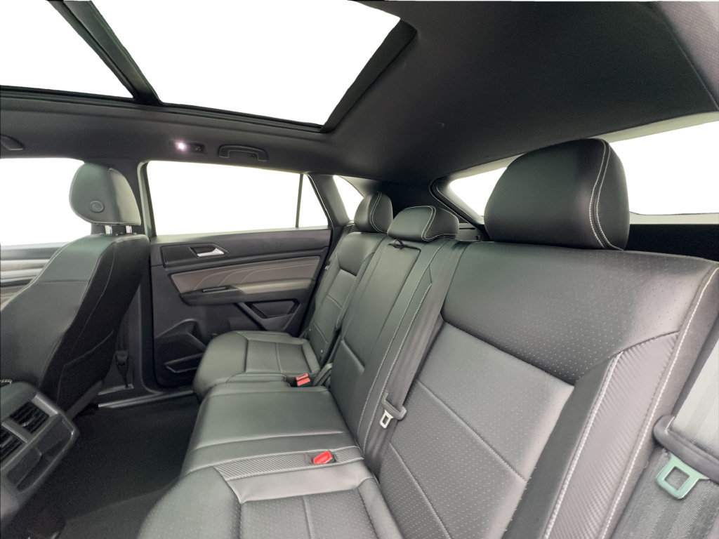 Used 2023 Volkswagen Atlas Cross Sport SE w/ Panoramic Sunroof Package FWD image 25