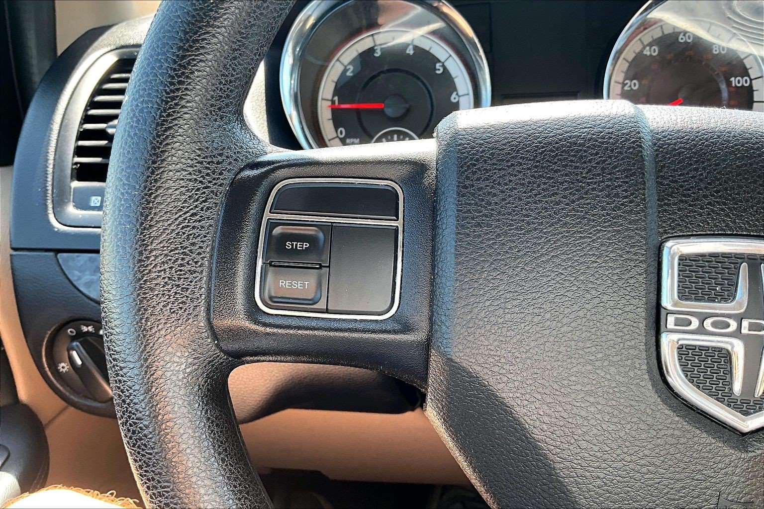Used 2014 Dodge Grand Caravan SE w/ Quick Order Package 29E SE FWD image 22