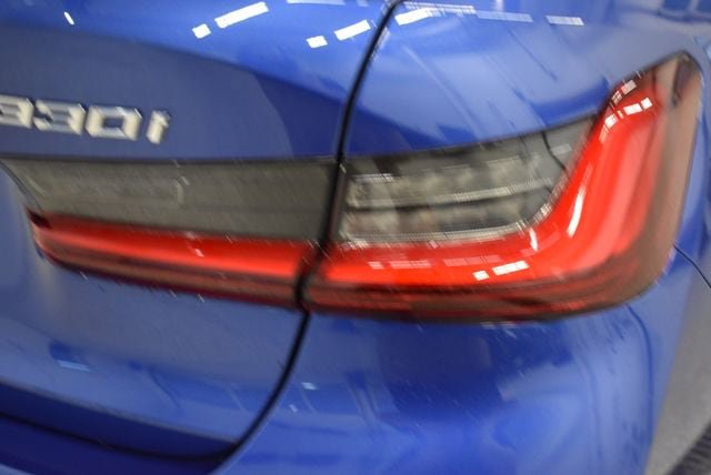 New 2026 BMW 330i xDrive Sedan w/ M Sport Package AWD/4WD image 12