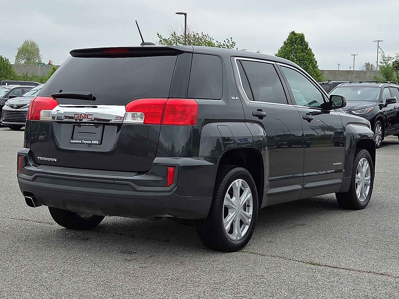 Used 2017 GMC Terrain SLE FWD image 5