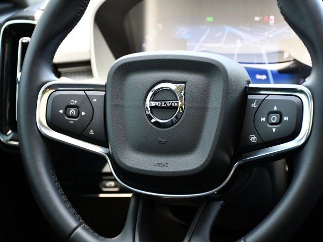Used 2025 Volvo XC40 B5 Plus w/ Protection Package Premier AWD/4WD image 19