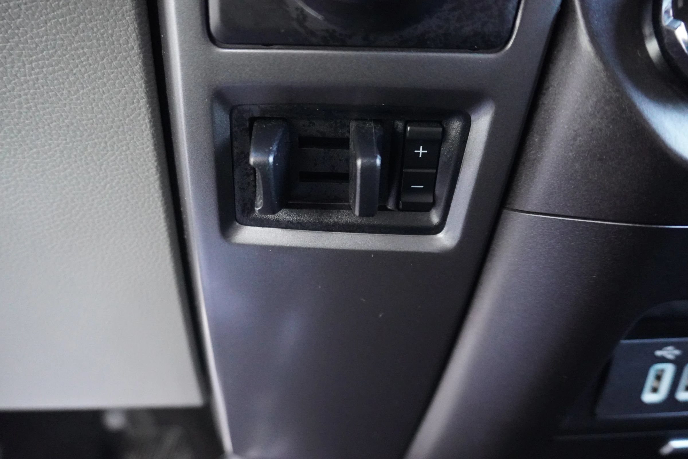 Used 2018 Ford F150 XLT w/ Equipment Group 302A Luxury AWD/4WD image 18
