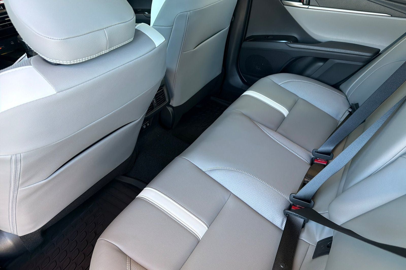 New 2026 Toyota Camry SE w/ Convenience Package FWD image 14