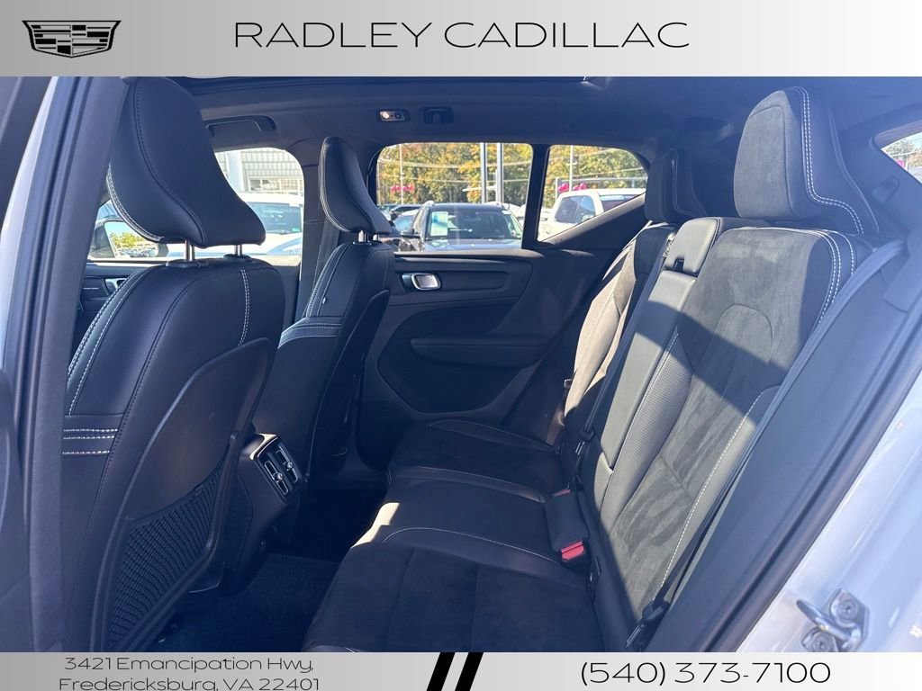 Used 2020 Volvo XC40 T5 R-Design image 19