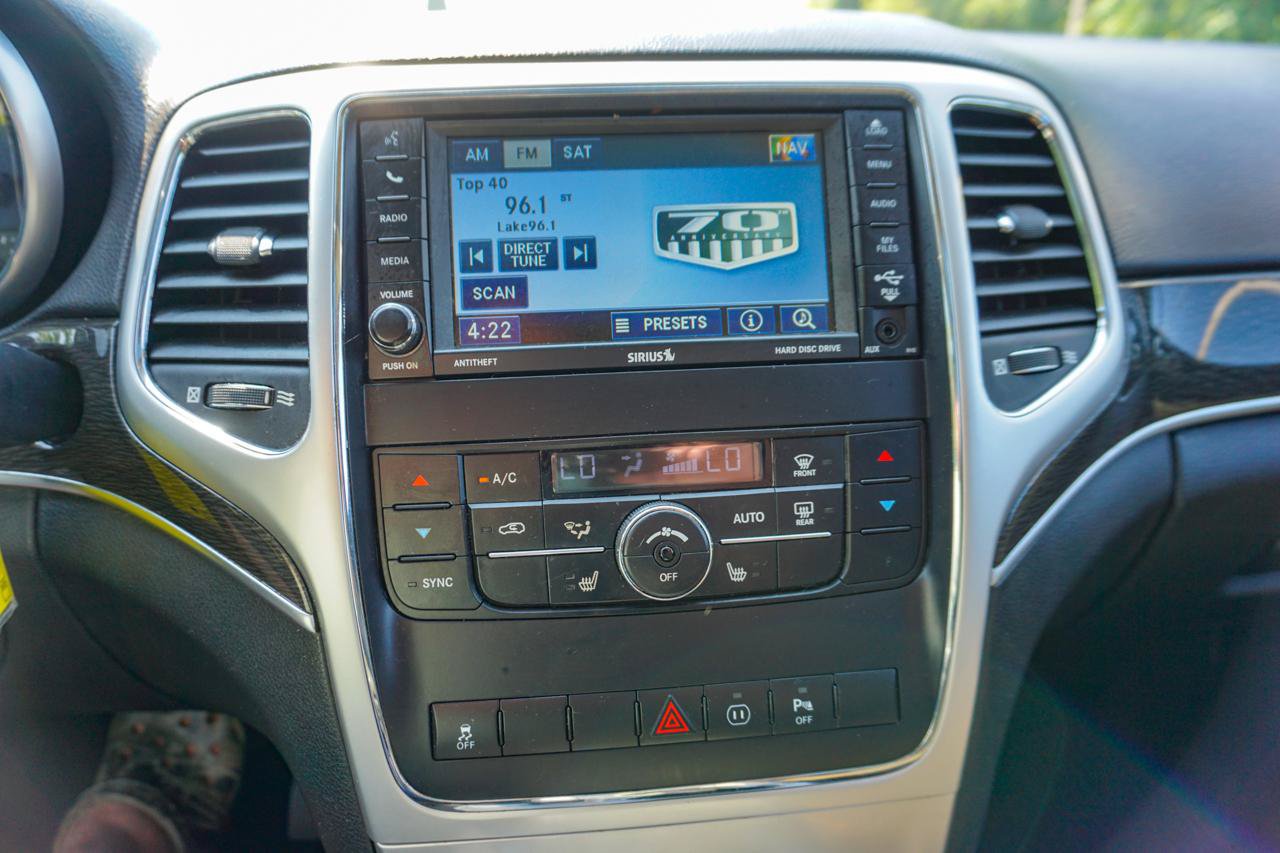 Used 2011 Jeep Grand Cherokee 70th Anniversary AWD/4WD image 12