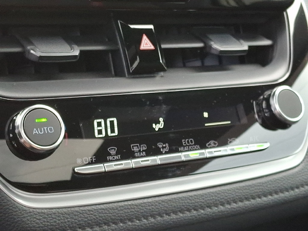 Certified 2025 Toyota Corolla SE FWD image 19