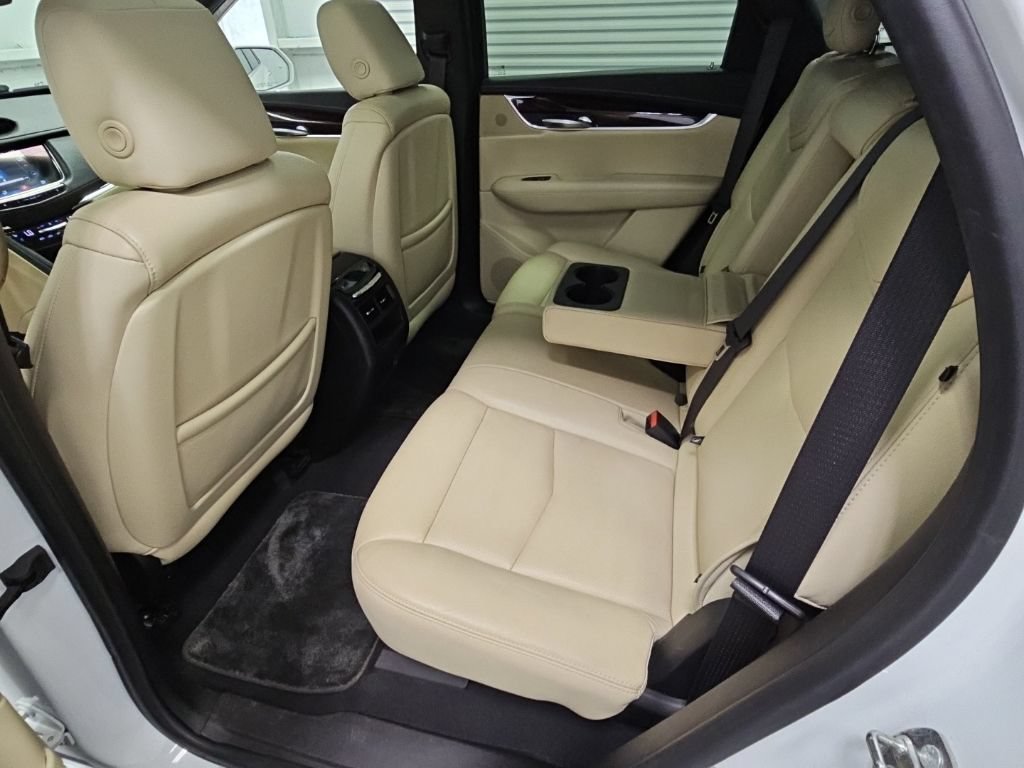 Used 2019 Cadillac XT5 Premium Luxury FWD image 31