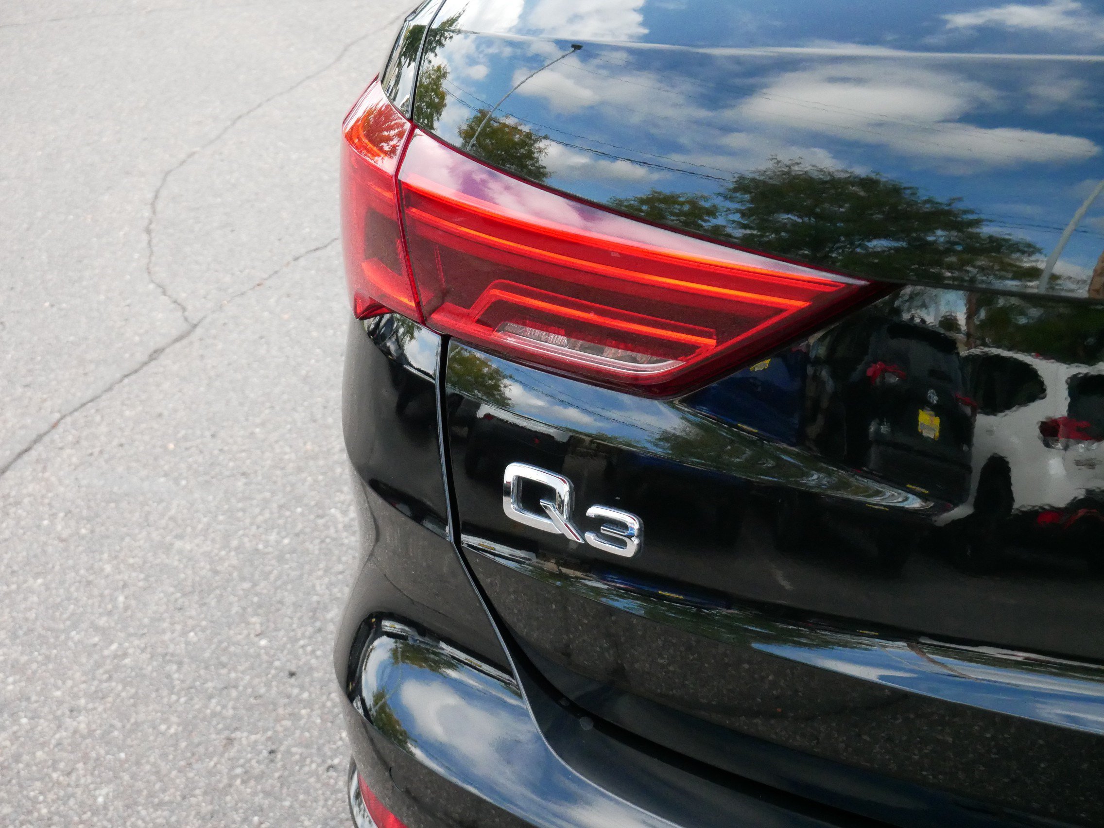 Used 2023 Audi Q3 2.0T Premium Plus w/ Premium Plus Package AWD/4WD image 19