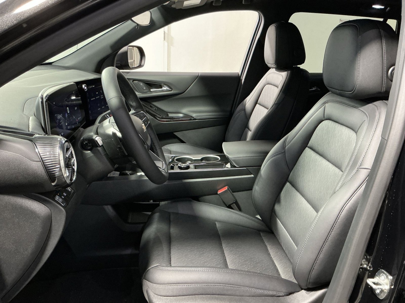 New 2026 Chevrolet Equinox LT w/ Convenience Package II image 21