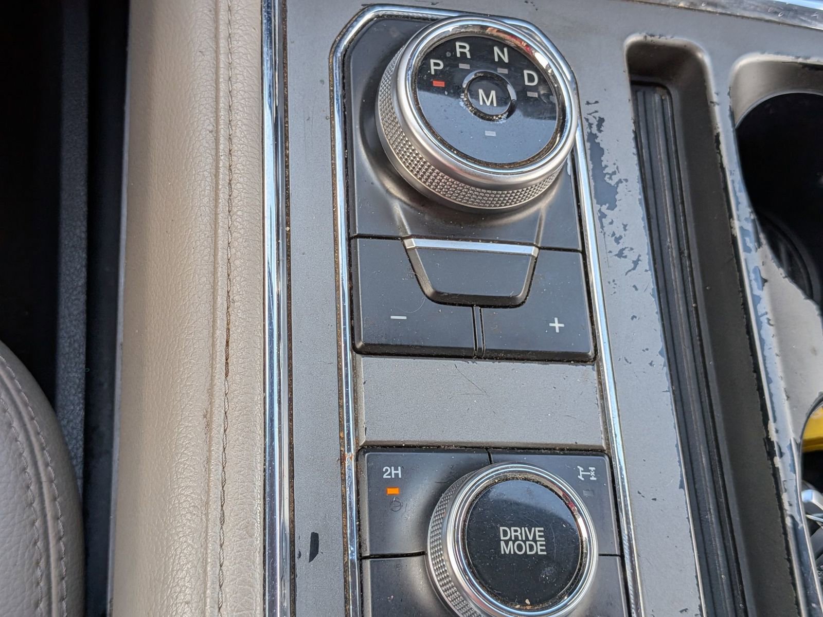 Used 2019 Ford Expedition XLT w/ Equipment Group 202A AWD/4WD image 26