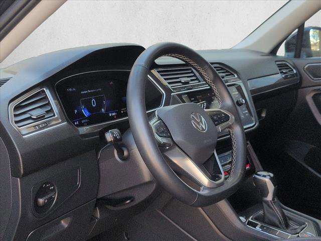 Used 2024 Volkswagen Tiguan SE image 10
