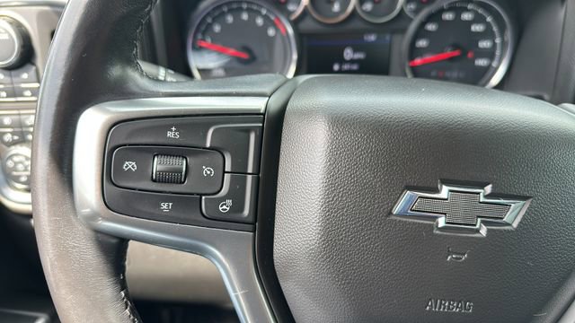 Used 2020 Chevrolet Silverado 1500 LT Trail Boss w/ Midnight Edition AWD/4WD image 23