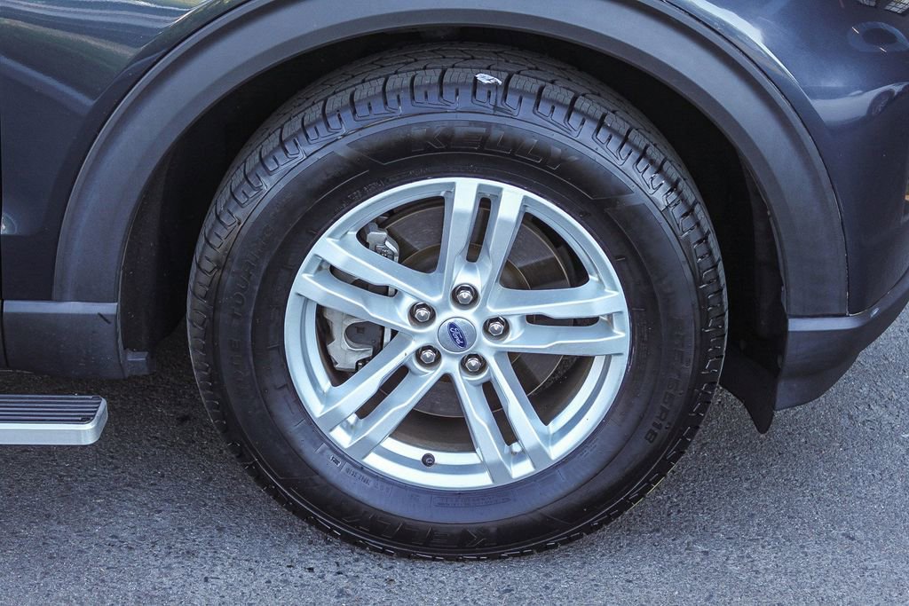 Used 2023 Ford Explorer XLT w/ Equipment Group 202A RWD image 14