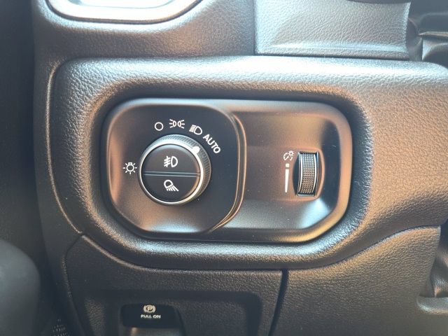 Used 2025 RAM 1500 Tradesman AWD/4WD image 12