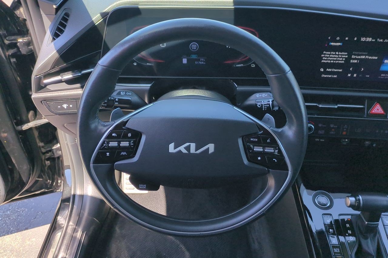 Certified 2023 Kia Niro SX Touring FWD image 11