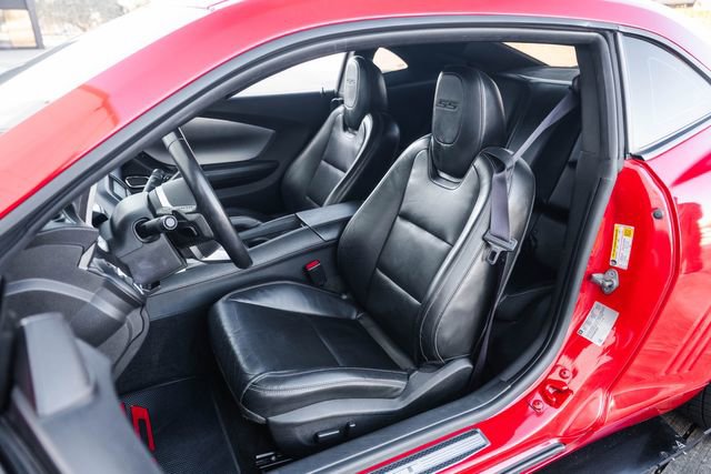 Used 2010 Chevrolet Camaro SS w/ RS Package image 4
