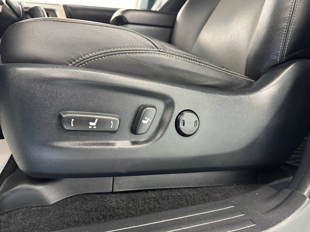 Used 2016 Toyota 4Runner SR5 Premium image 14