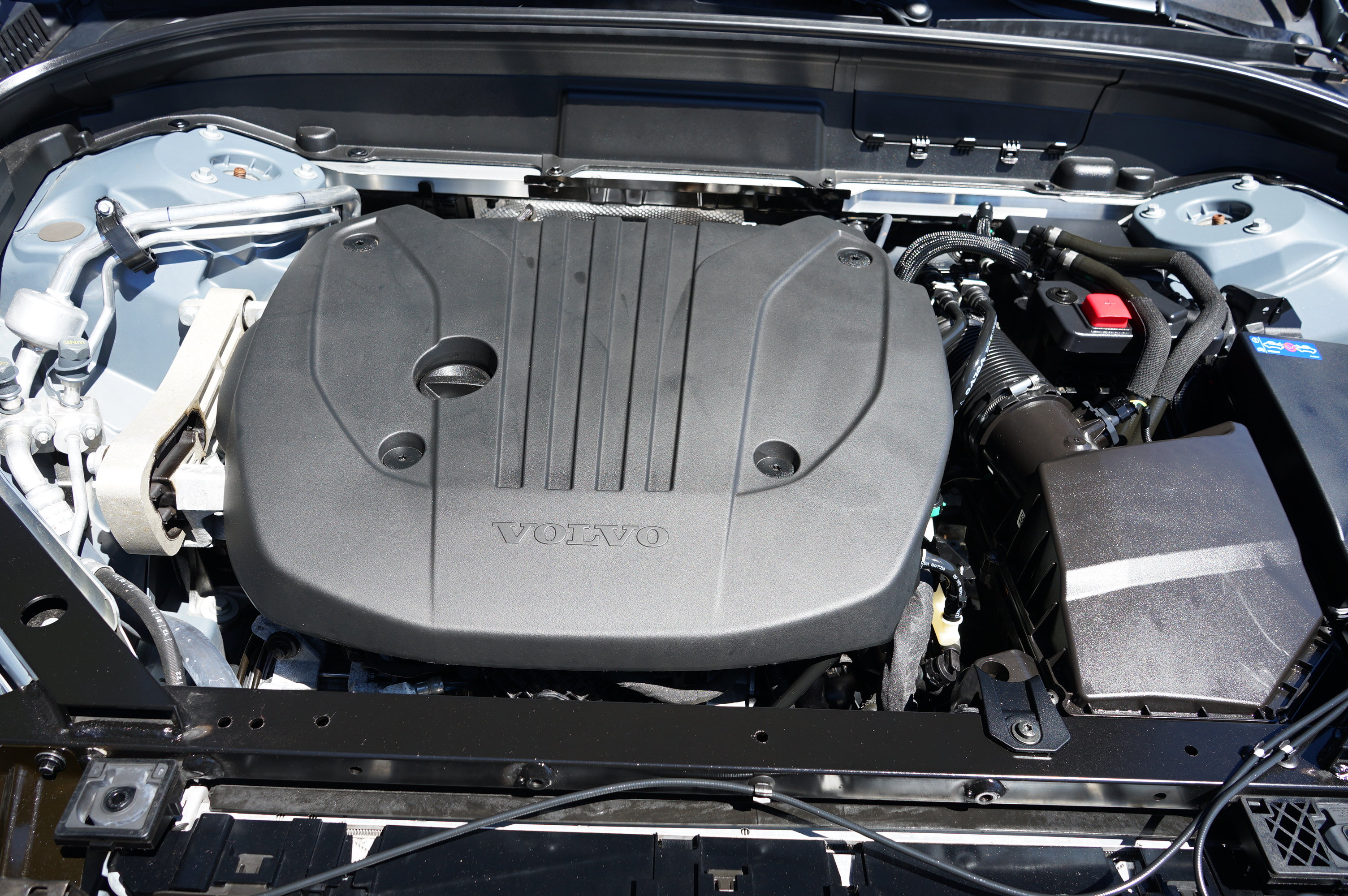 Used 2022 Volvo XC60 B5 Momentum image 38