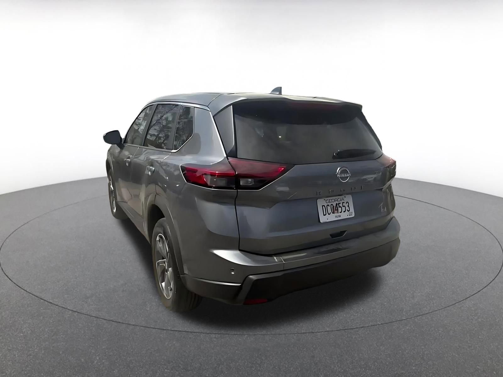 Used 2025 Nissan Rogue SV FWD image 16