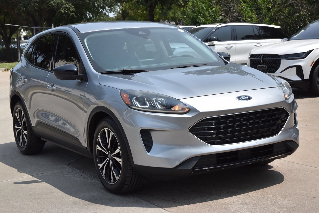 Used 2021 Ford Escape SE w/ SE Sport Appearance Package FWD image 4