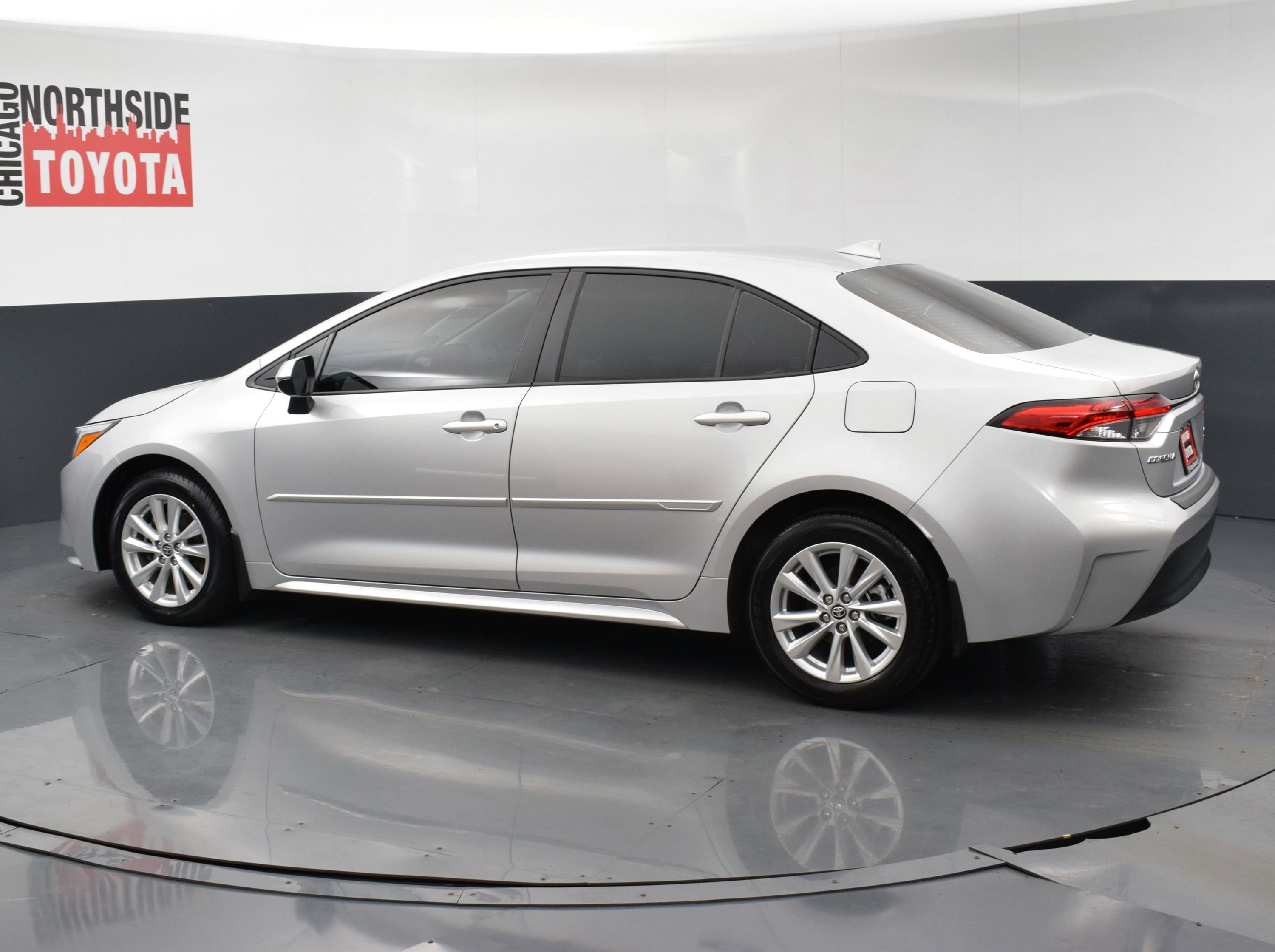 Used 2024 Toyota Corolla LE w/ LE Convenience Package image 2