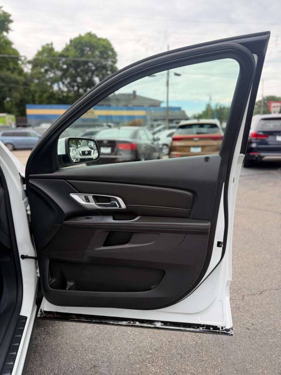 Used 2013 GMC Terrain SLE FWD image 17