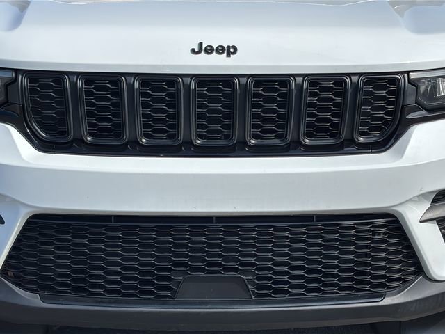 Certified 2023 Jeep Grand Cherokee Altitude image 9