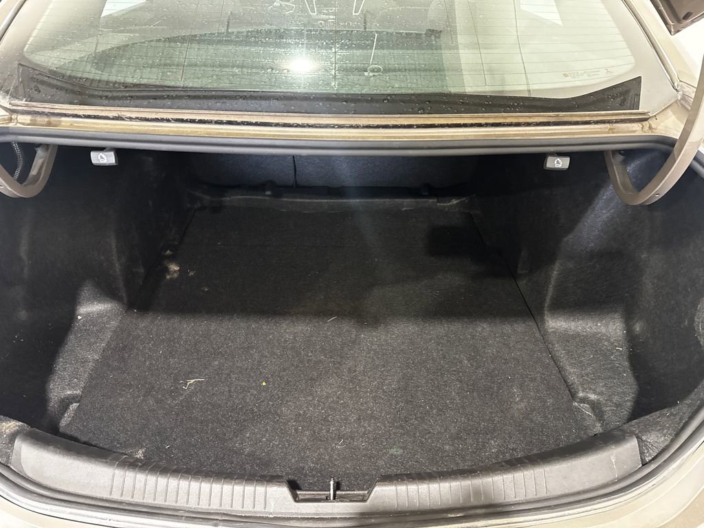 Used 2022 Chevrolet Malibu LT image 23