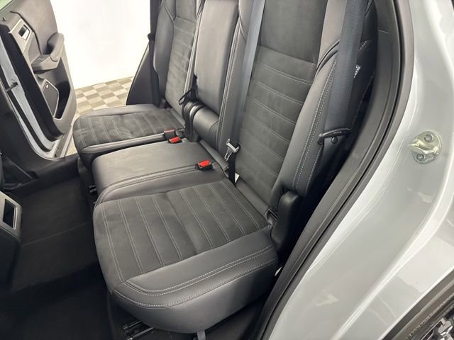 Used 2025 Mitsubishi Outlander SE image 22