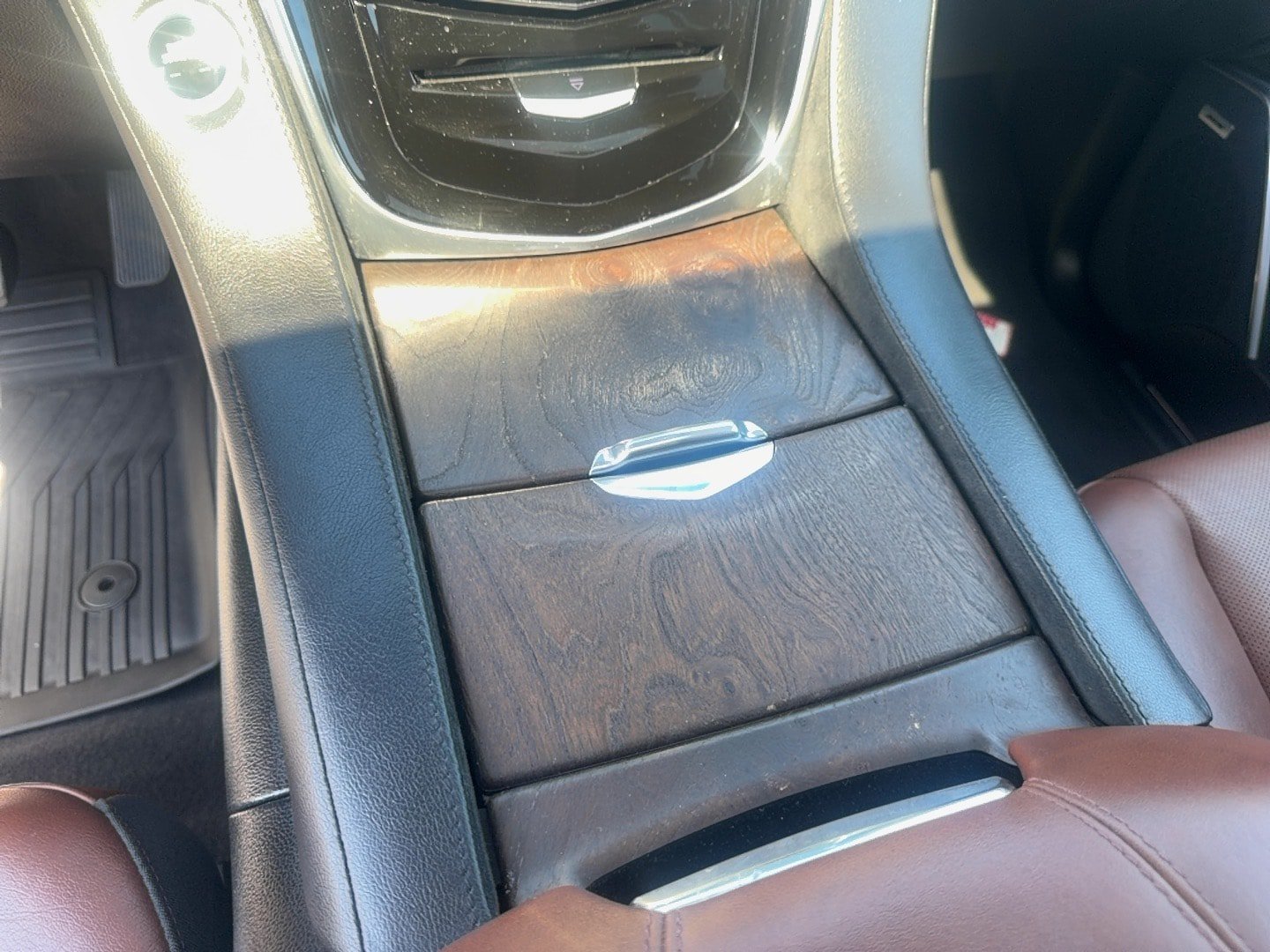 Used 2016 Cadillac Escalade Luxury AWD/4WD image 28