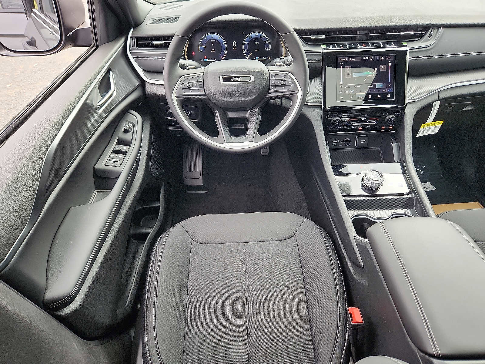 New 2025 Jeep Grand Cherokee Laredo image 7