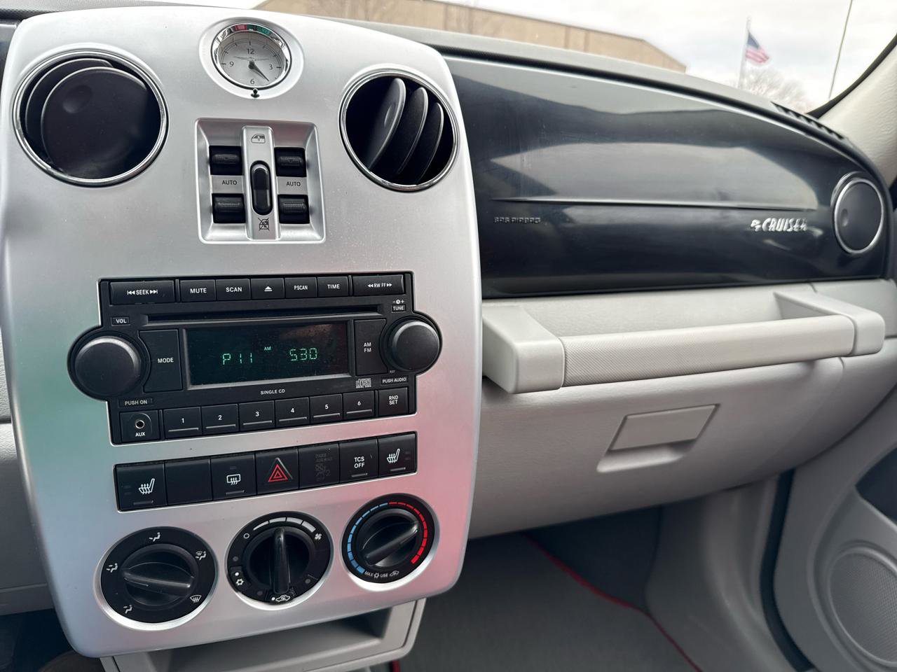 Used 2010 Chrysler PT Cruiser w/ PT Cruiser Couture Edition FWD image 13