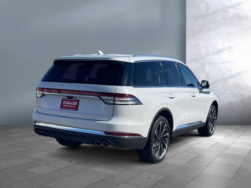 Used 2023 Lincoln Aviator Reserve w/ Equipment Group 201A image 4