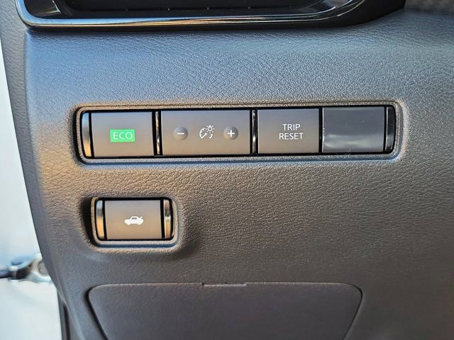 Used 2023 Nissan Sentra SV image 24