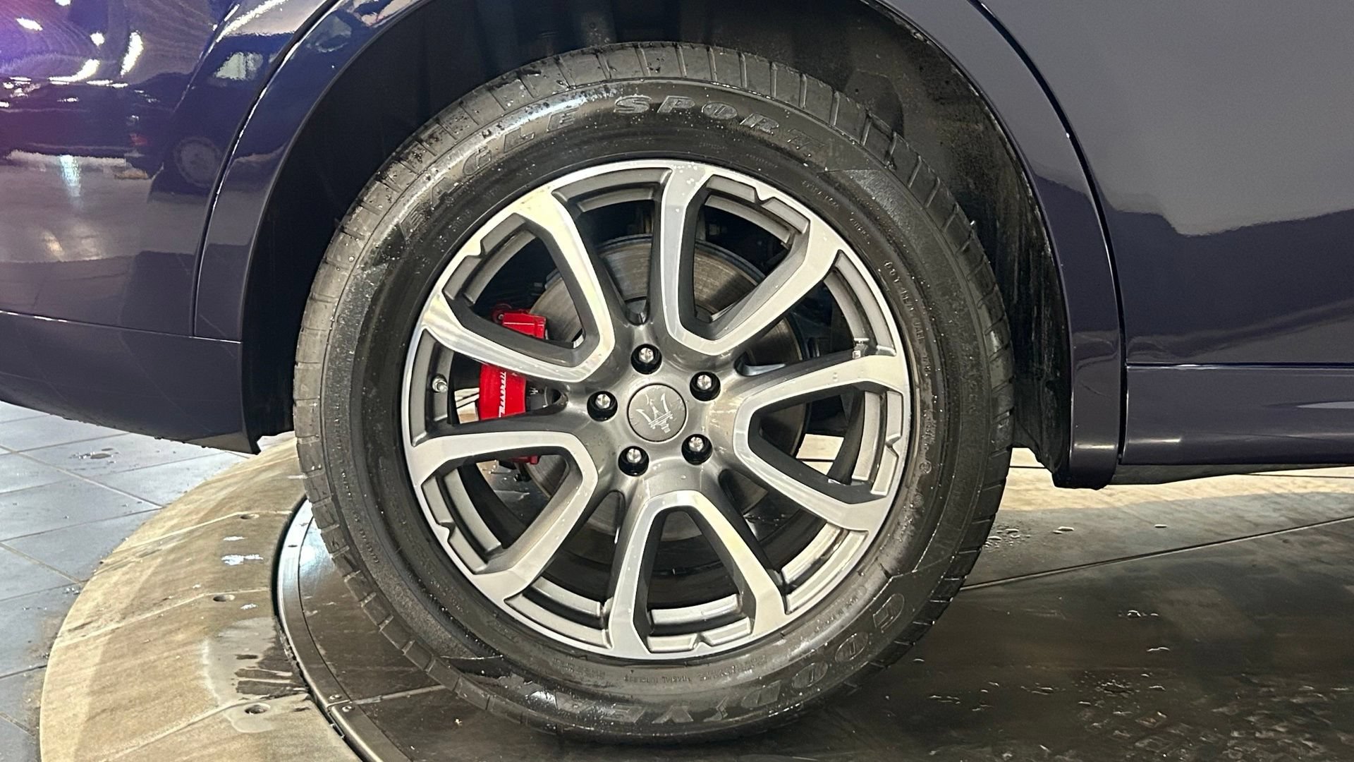 Used 2019 Maserati Levante GranLusso AWD/4WD image 26