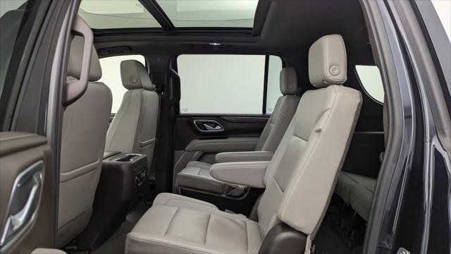 Used 2021 Chevrolet Suburban LT w/ LT Signature Package image 17