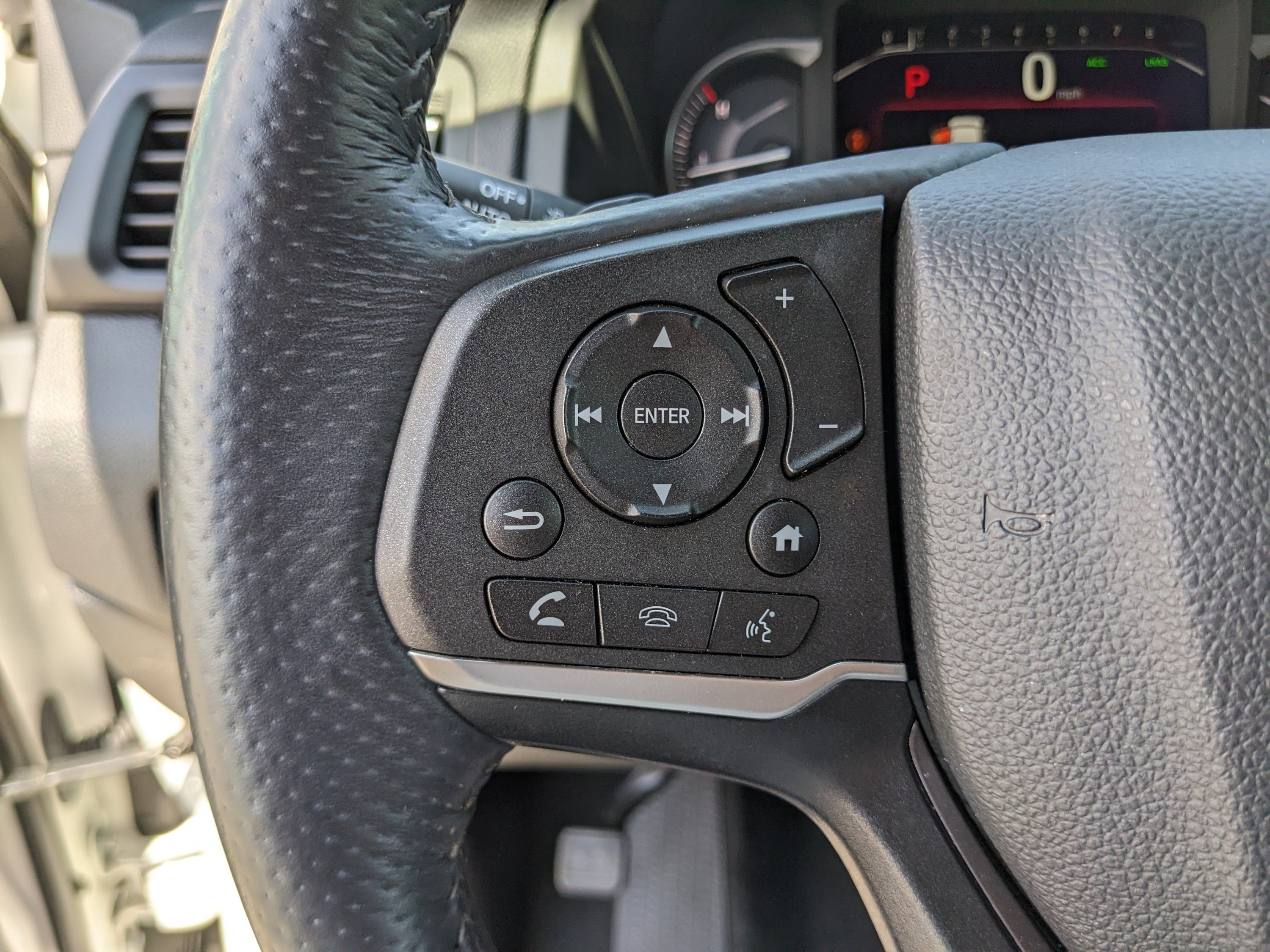 Used 2025 Honda Passport EX-L image 32