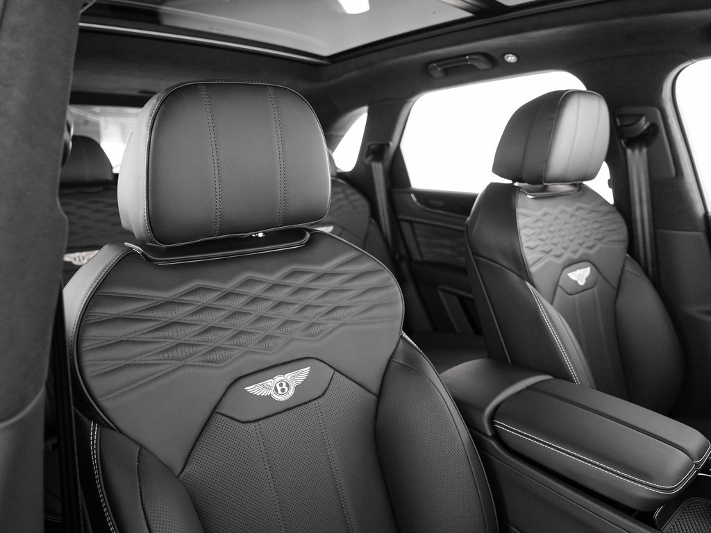 New 2026 Bentley Bentayga AWD/4WD image 32