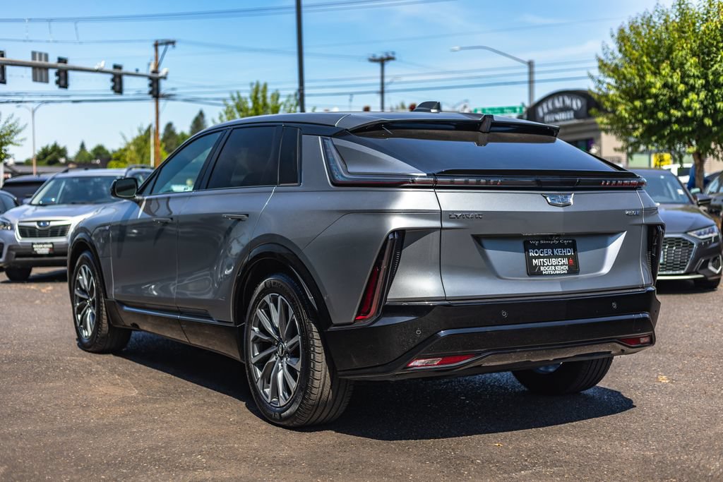 Used 2024 Cadillac Lyriq Sport RWD image 9