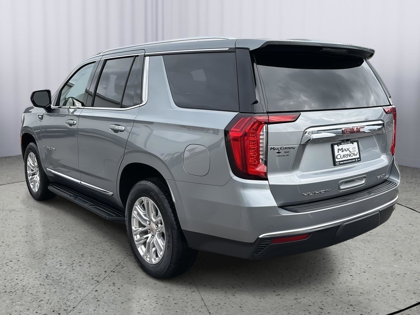 Used 2024 GMC Yukon SLT image 3