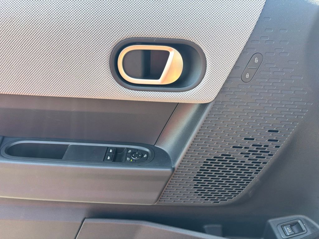 Used 2025 MINI Cooper 2-Door Hardtop FWD image 11