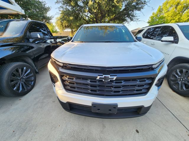 Used 2025 Chevrolet Traverse LT w/ Midnight/Sport Edition FWD image 2