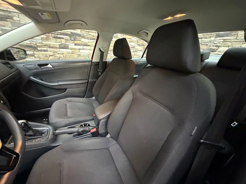 Used 2015 Volkswagen Jetta S image 12
