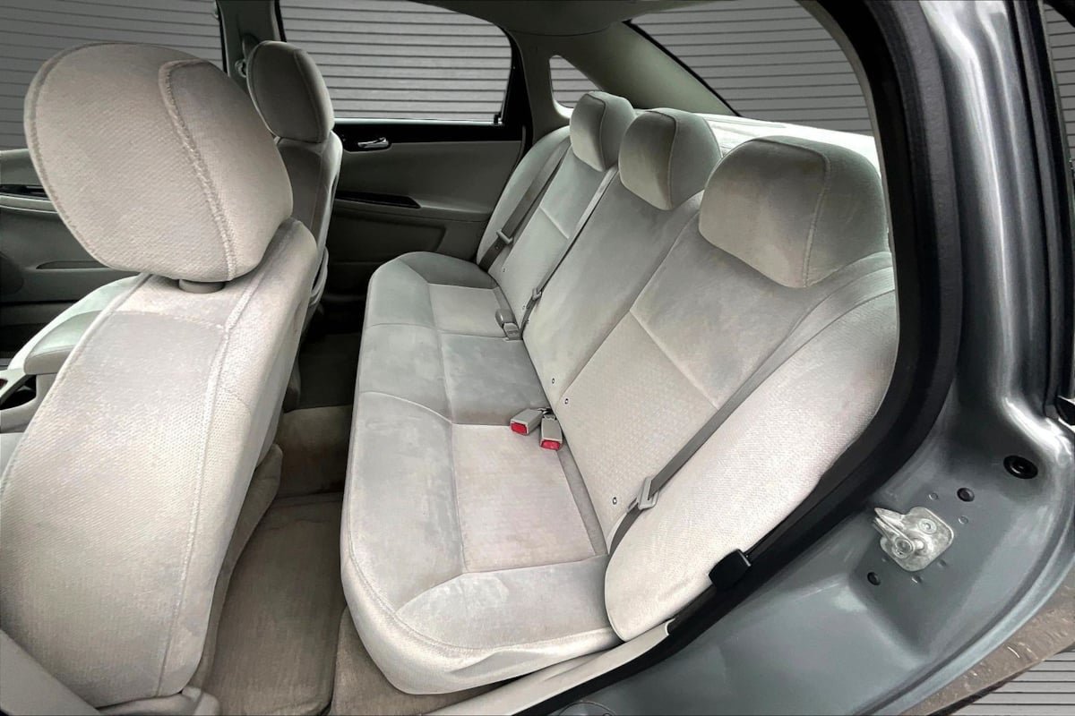 Used 2008 Chevrolet Impala LT FWD image 21