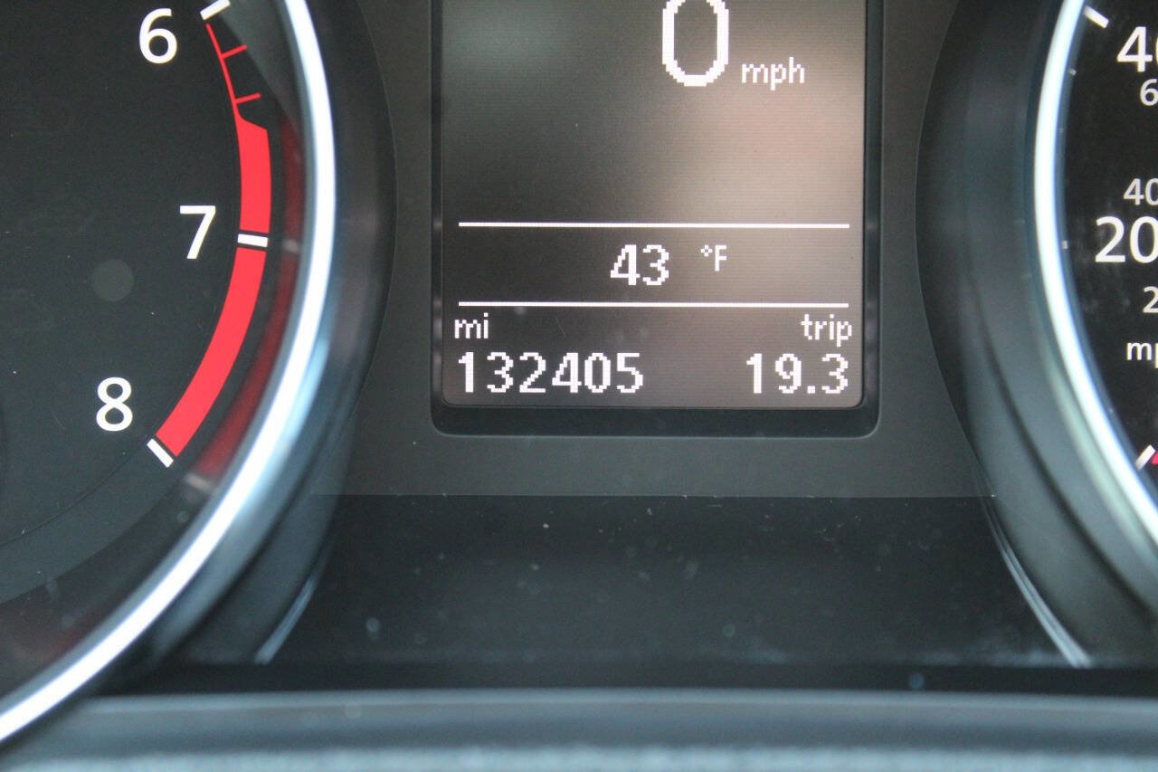 Used 2017 Volkswagen Passat 1.8T R-Line image 40