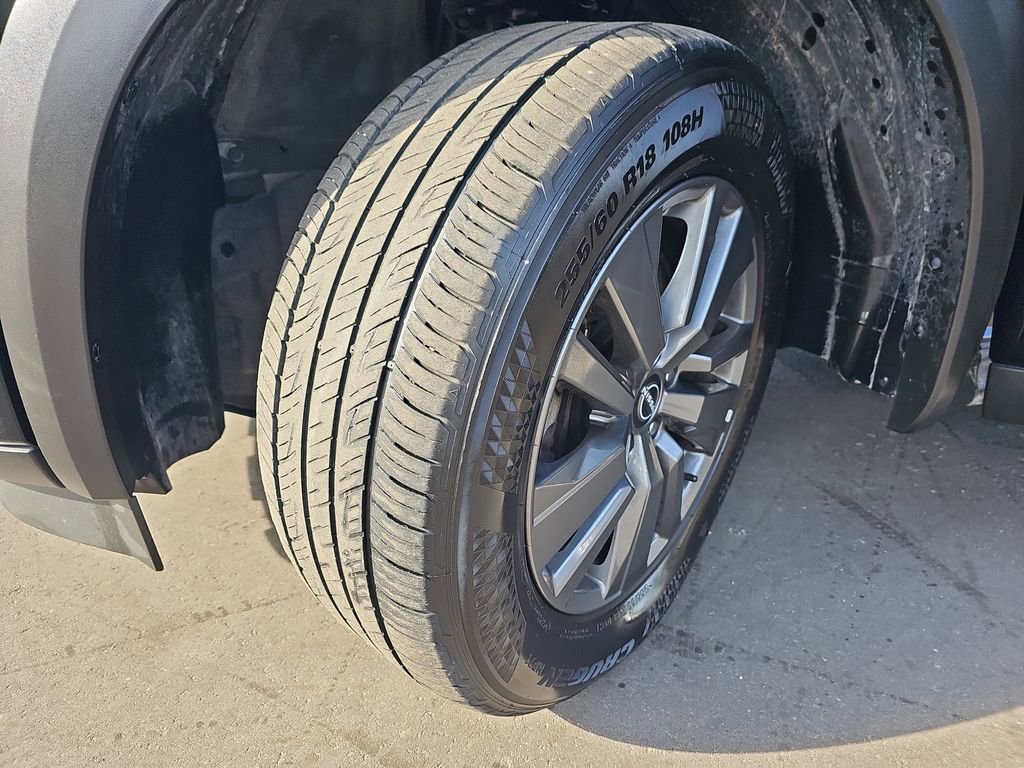 Used 2025 Nissan Pathfinder SV image 35