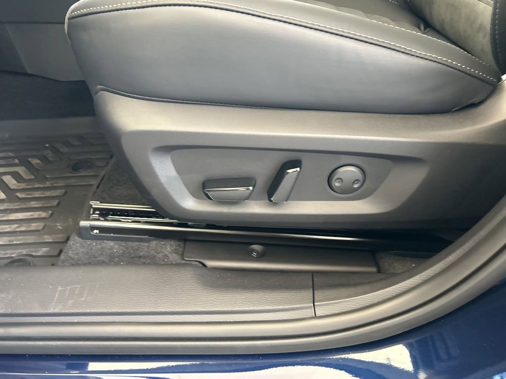New 2025 Mitsubishi Outlander SE image 36