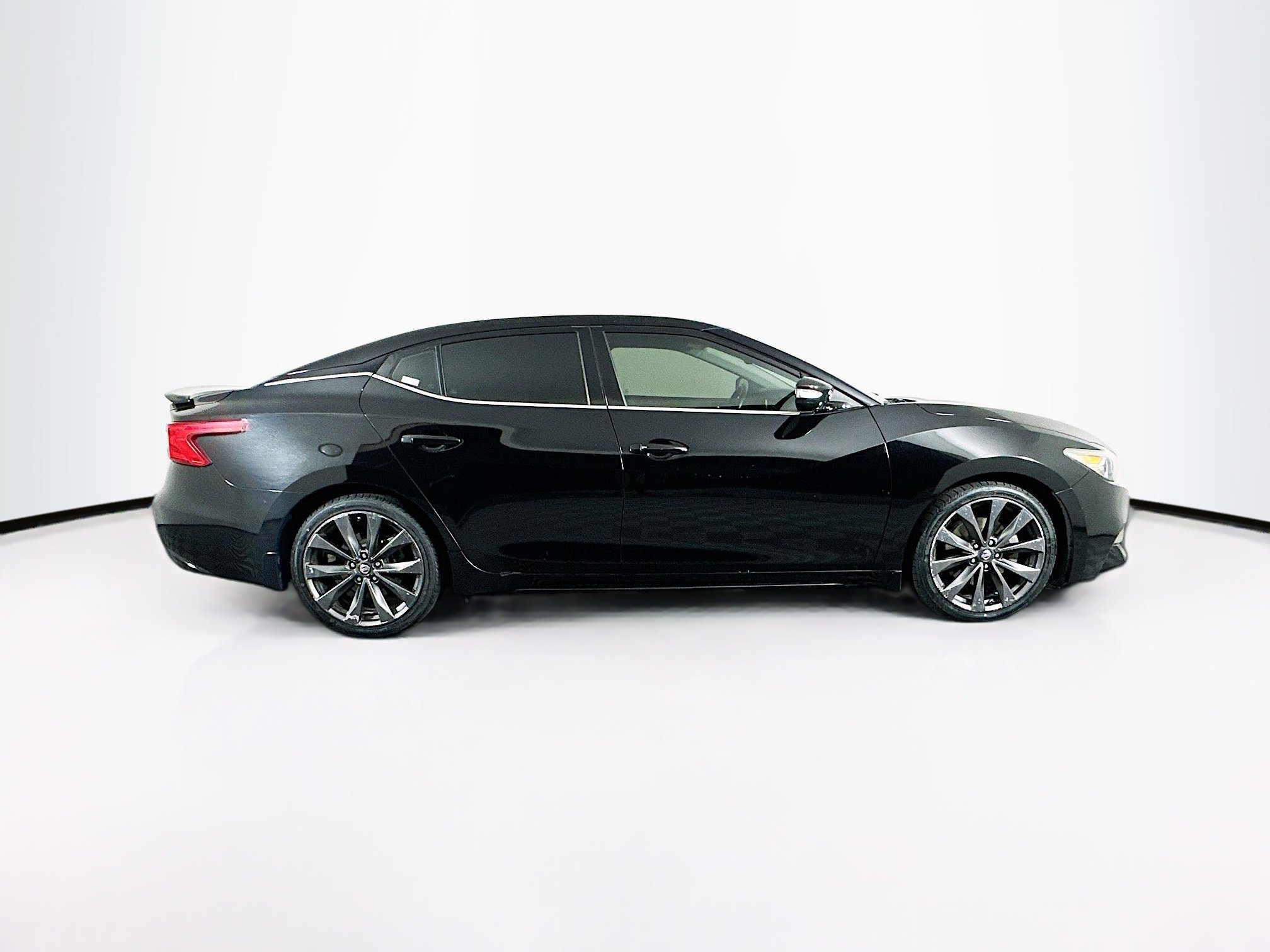 Used 2016 Nissan Maxima SR FWD image 10