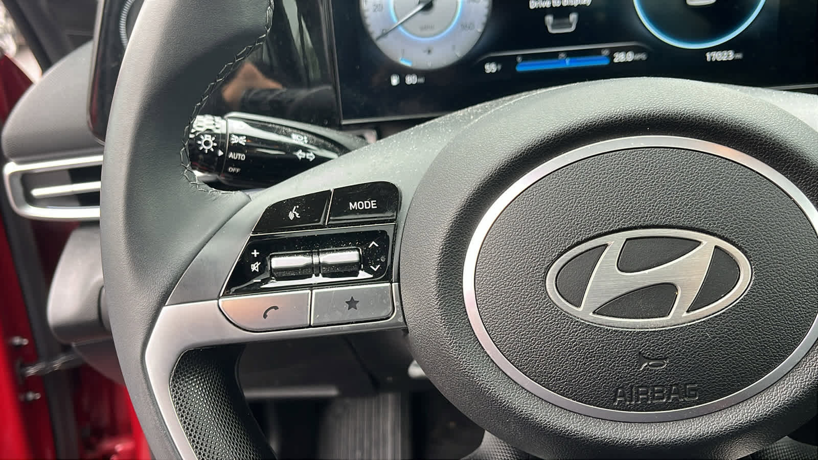 Used 2024 Hyundai Elantra Limited FWD image 12