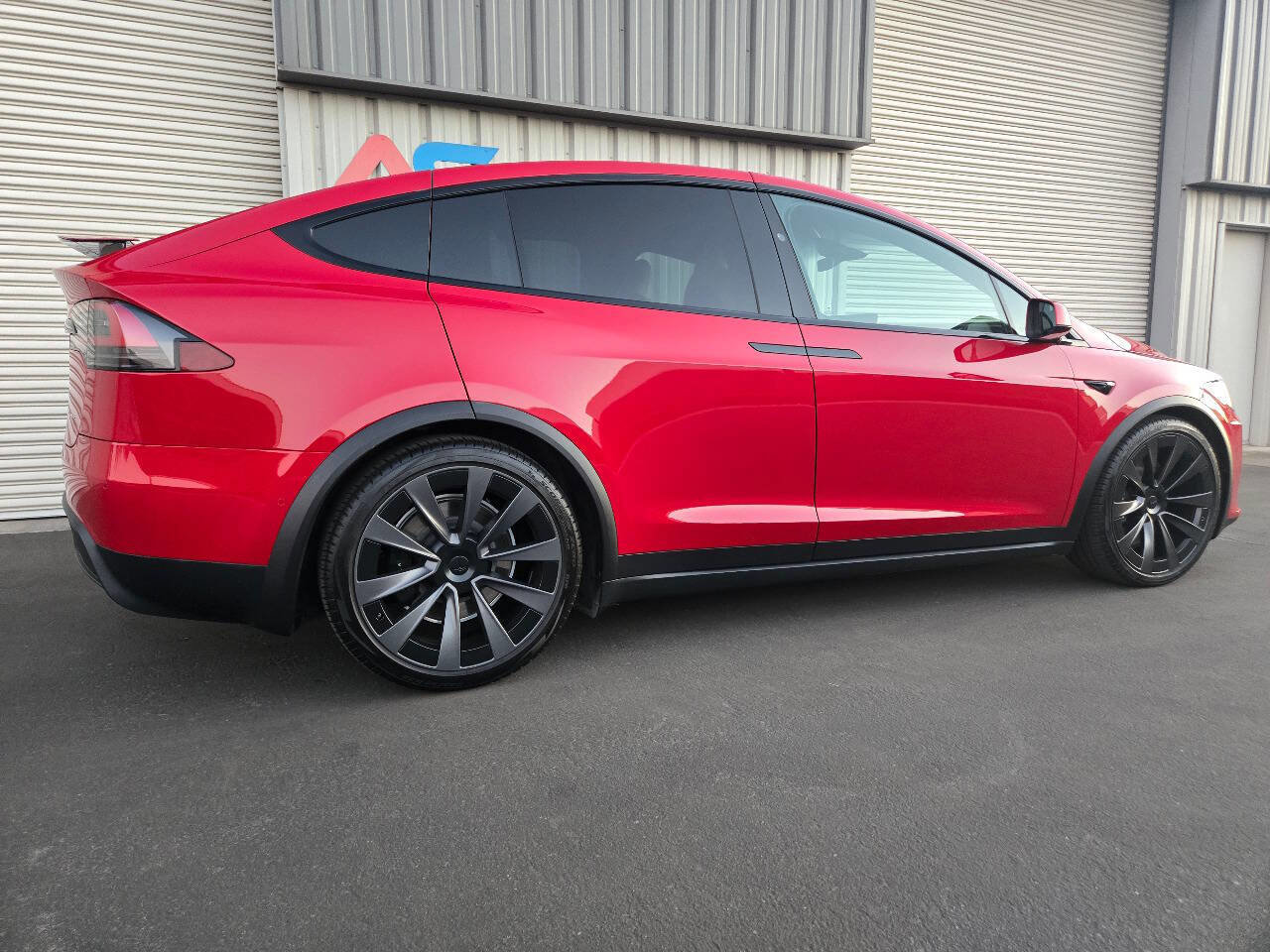 Used 2022 Tesla Model X Plaid image 8